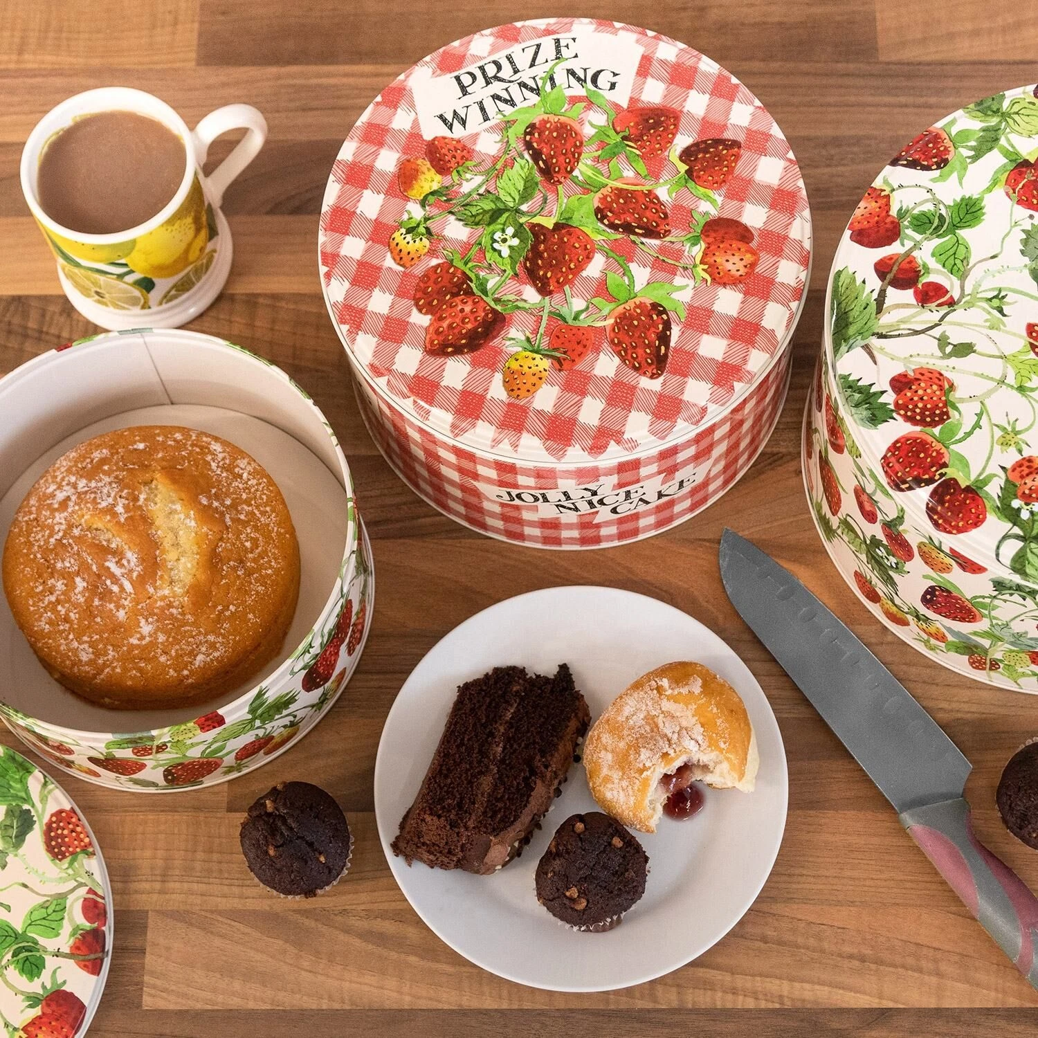 Emma Bridgewater Fruits Strawberries Set Of Three Round Cake Tins 4 Emma Bridgewater Fruits Strawberries Set Of Three Round Cake Tins - Image 4