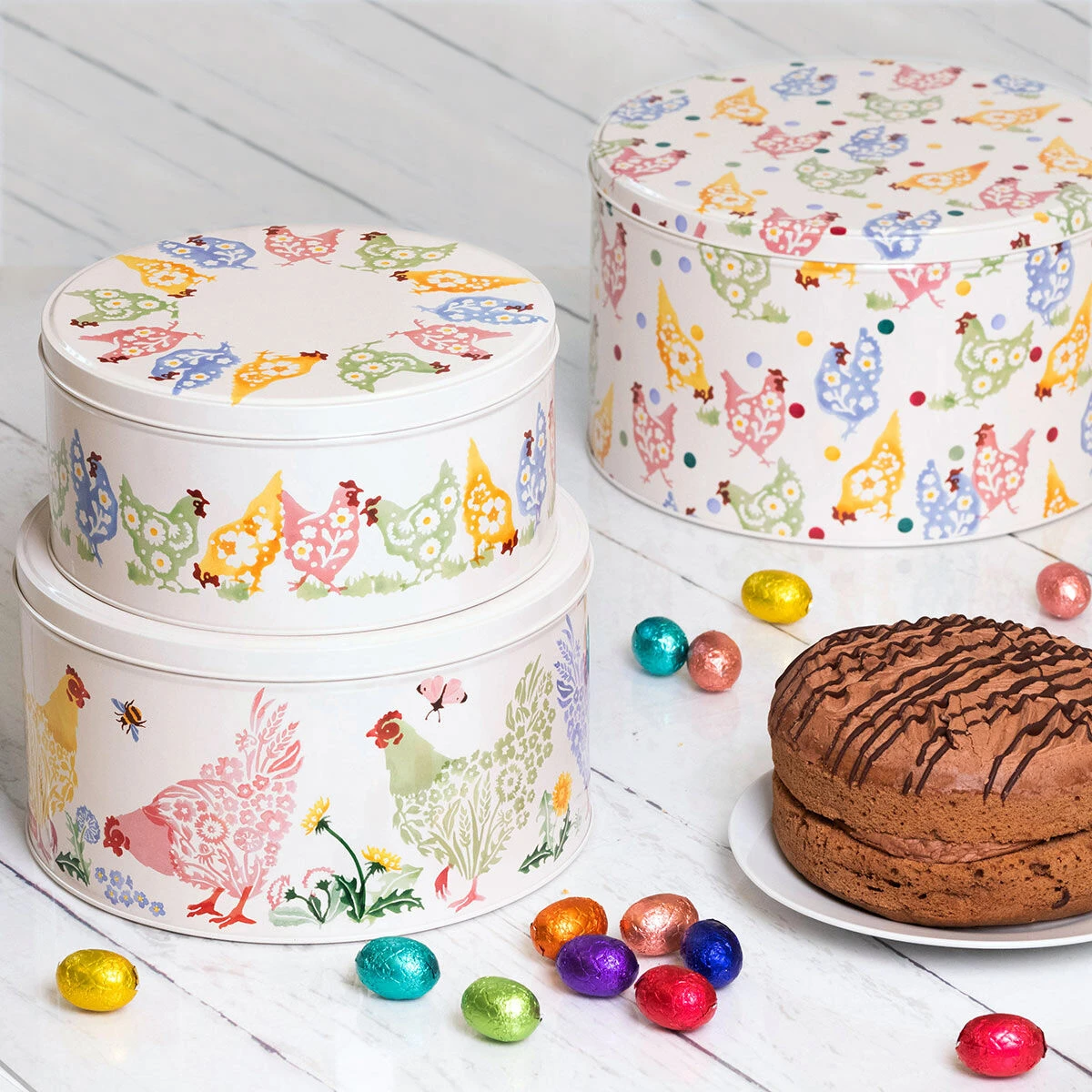 Emma Bridgewater Spring Chicken Set Of Three Round Cake Tins 4 Emma Bridgewater Spring Chicken Set Of Three Round Cake Tins - Image 4