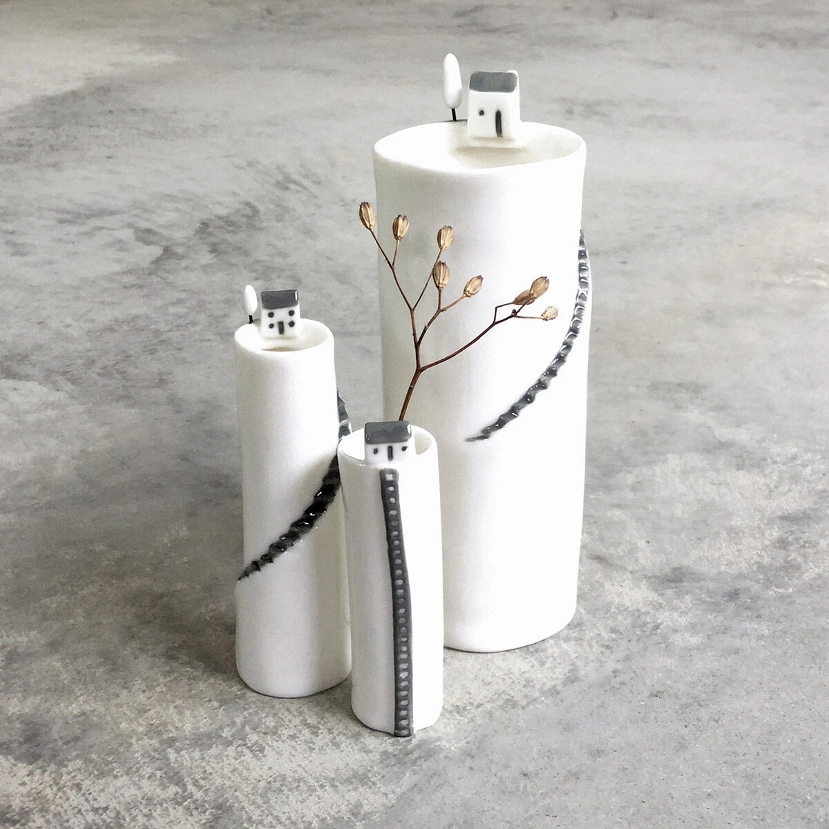 East Of India Cliff House Medium Vase 7 East Of India Cliff House Medium Vase - Image 7