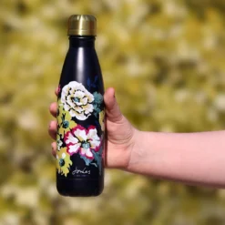 Joules Cambridge Floral Insulated Water Bottle -Home General Store portico joules jls1904 insulated water bottle lifestyle