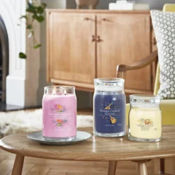 Yankee Candle Hand Tied Blooms Signature Large Jar Candle 13 Yankee Candle Hand Tied Blooms Signature Large Jar Candle -Home General Store ss23 signature collection lifestyle 3