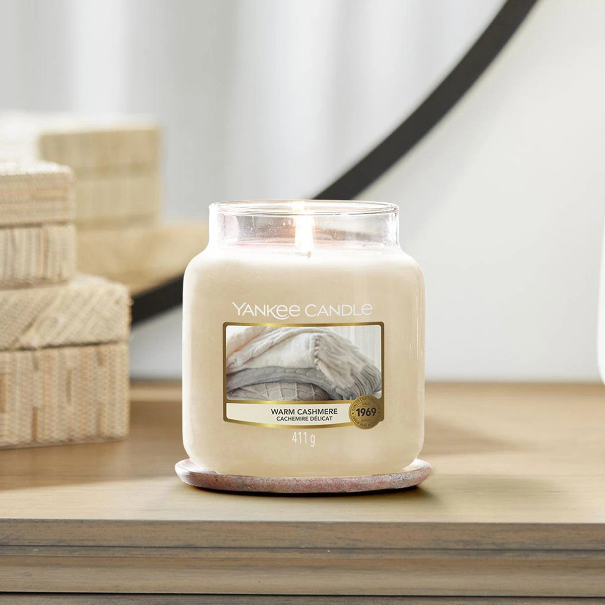 Yankee Candle Warm Cashmere Medium Jar Candle 2 Yankee Candle Warm Cashmere Medium Jar Candle - Image 2